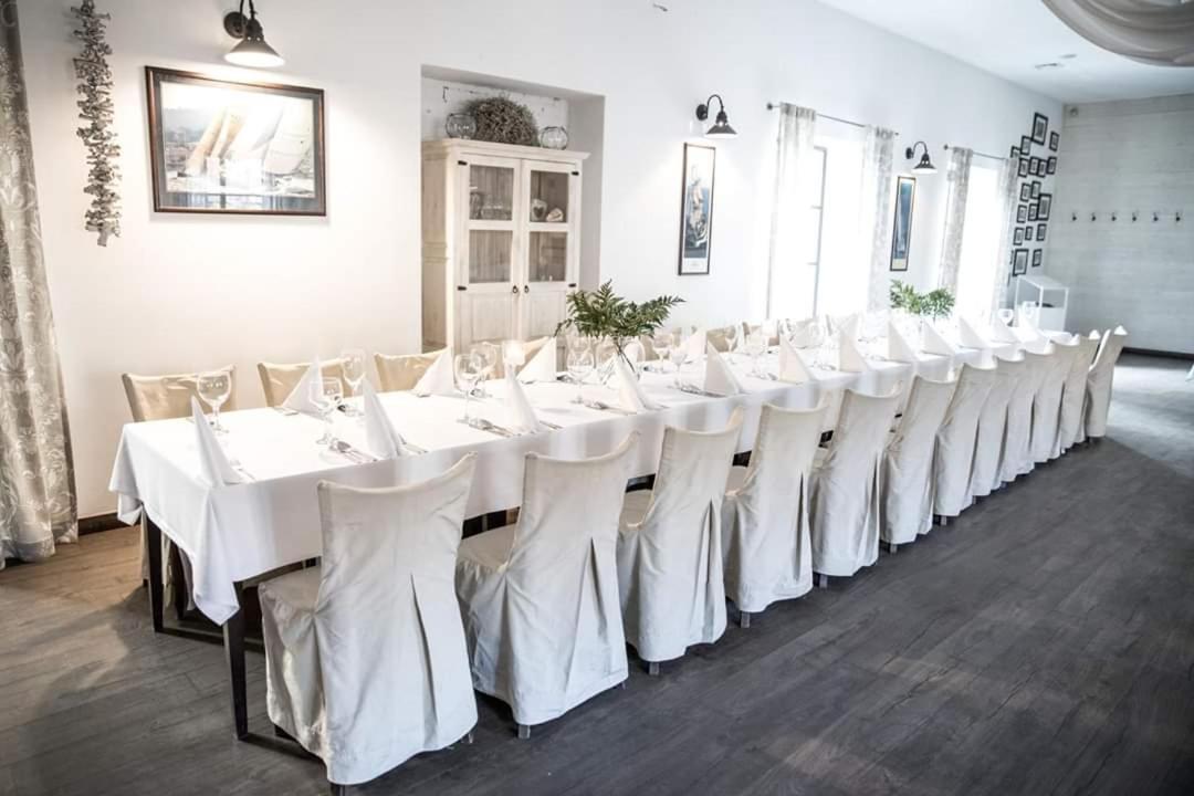 Hotel Portus Σλούπσκ Εξωτερικό φωτογραφία
